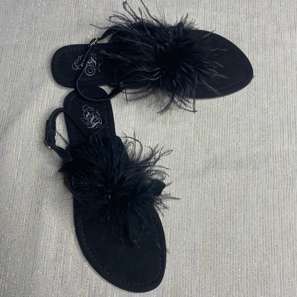 MISS L by LILIANA - women’s black sandals with feathers size 7 1/2